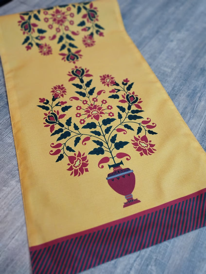Guldaan - Table runner